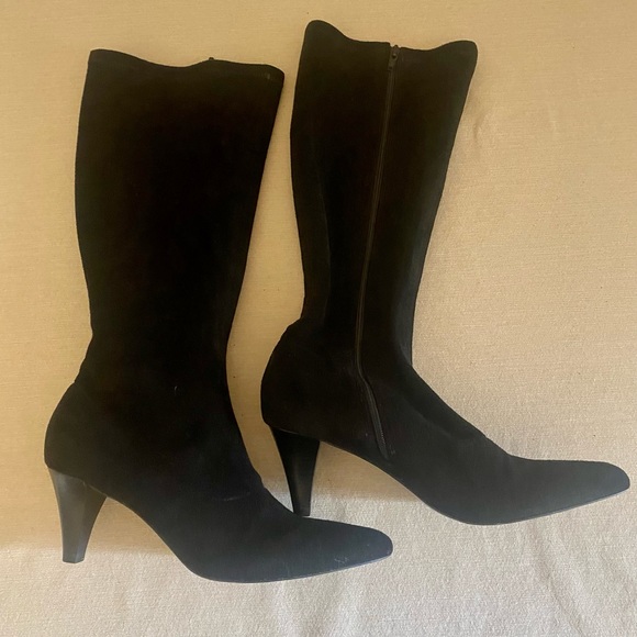 Talbots tall suede black boots. Size 8 AA - Picture 2 of 4